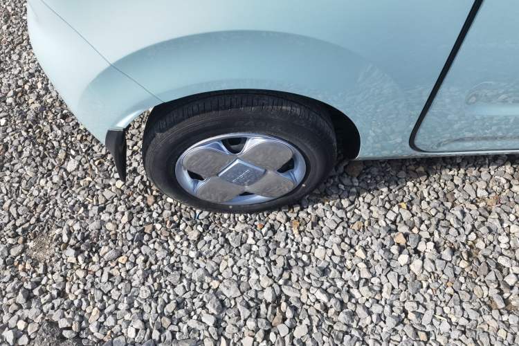 Used Geely Galaxy Panda 2023 Panda Mini 200km Endurance Bear Right Rear Wheel Hub