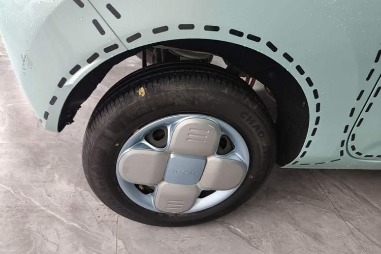 Used Geely Galaxy Panda 2023 Panda Mini 200km Endurance Bear Right Rear Wheel Hub