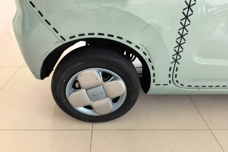 Used Geely Galaxy Panda 2023 Panda Mini 200km Endurance Bear Right Rear Wheel Hub