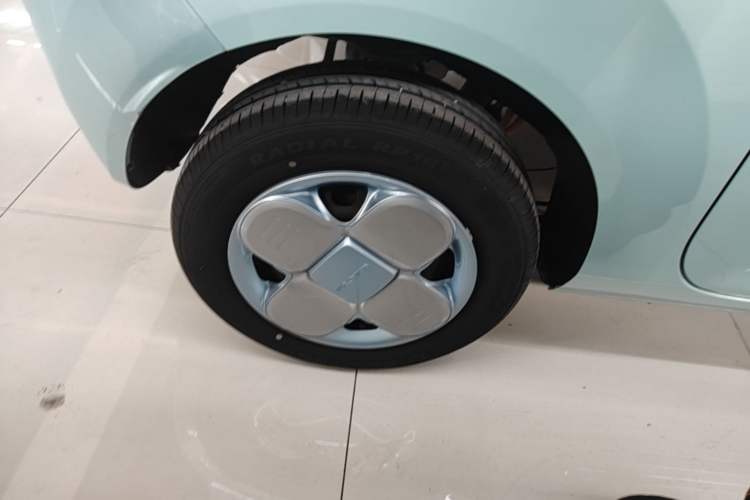 Used Geely Galaxy Panda 2023 Panda Mini 200km Endurance Bear Right Rear Wheel Hub
