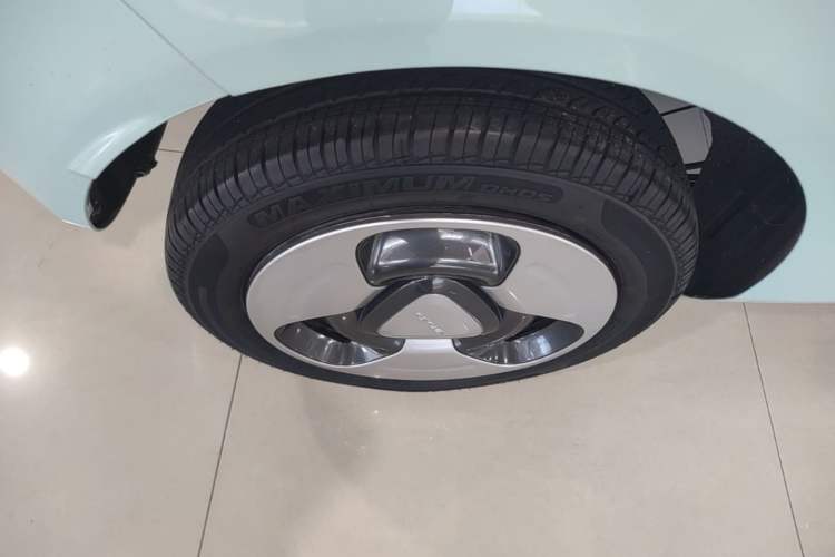 Used Geely Galaxy Panda 2023 Panda Mini 200km Dynamic Bear Right Rear Wheel Hub