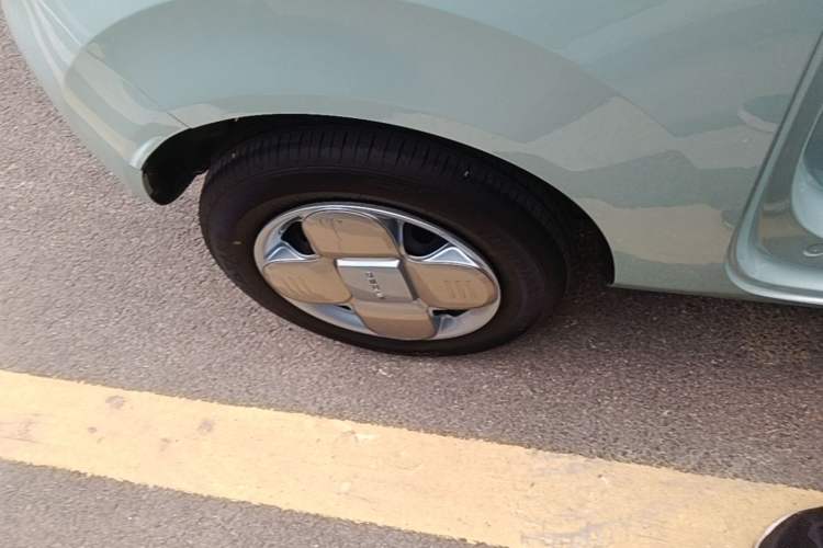 Used Geely Galaxy Panda 2023 Panda Mini 200km Endurance Bear Right Rear Wheel Hub