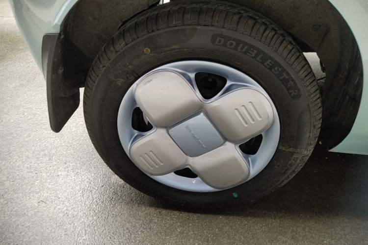 Used Geely Galaxy Panda 2023 Panda Mini 200km Endurance Bear Right Rear Wheel Hub