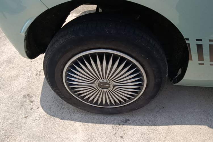 Used Geely Galaxy Panda 2023 Panda Mini 200km Endurance Bear Right Rear Wheel Hub
