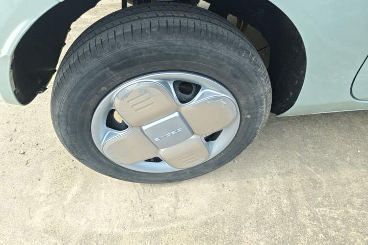 Used Geely Galaxy Panda 2023 Panda Mini 200km Endurance Bear Right Rear Wheel Hub