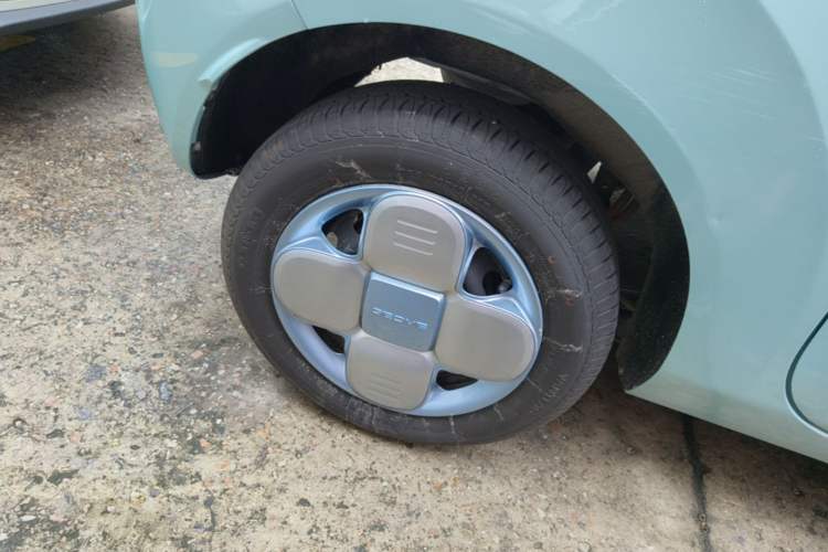 Used Geely Galaxy Panda 2023 Panda Mini 200km Endurance Bear Right Rear Wheel Hub
