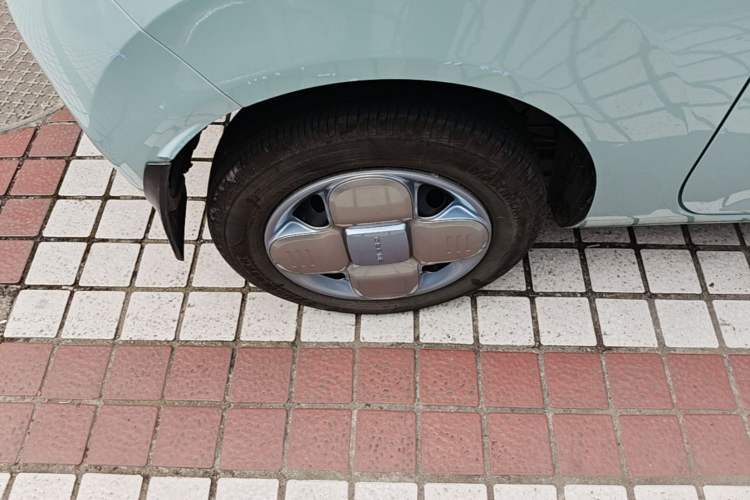 Used Geely Galaxy Panda 2023 Panda Mini 200km Endurance Bear Right Rear Wheel Hub