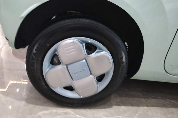 Used Geely Galaxy Panda 2023 Panda Mini 200km Endurance Bear Right Rear Wheel Hub