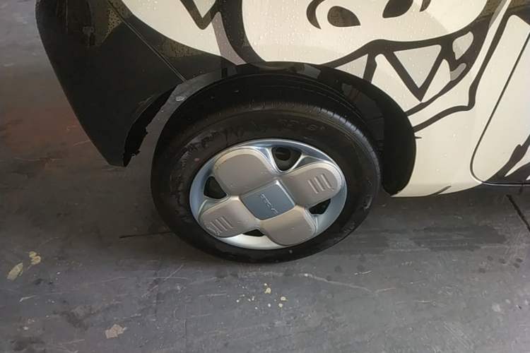 Used Geely Galaxy Panda 2023 Panda Mini 200km Endurance Bear Right Rear Wheel Hub
