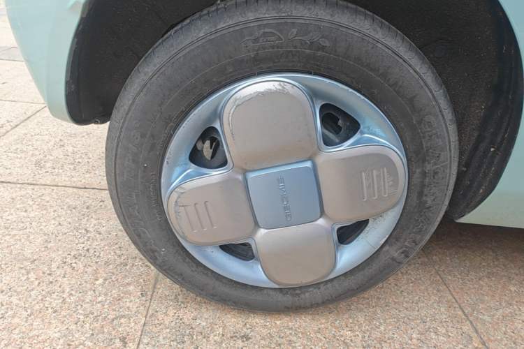 Used Geely Galaxy Panda 2023 Panda Mini 200km Endurance Bear Right Rear Wheel Hub