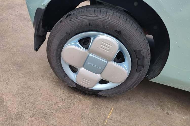 Used Geely Galaxy Panda 2023 Panda Mini 200km Endurance Bear Right Rear Wheel Hub