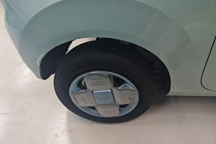 Used Geely Galaxy Panda 2023 Panda Mini 200km Endurance Bear Right Rear Wheel Hub