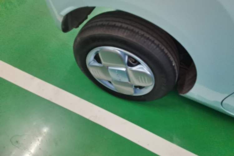 Used Geely Galaxy Panda 2023 Panda Mini 120km Super Cute Bear Right Rear Wheel Hub