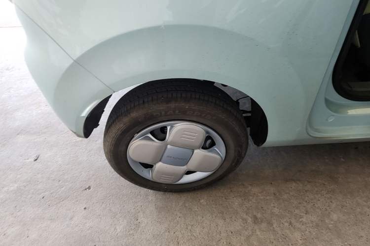Used Geely Galaxy Panda 2023 Panda Mini 200km Endurance Bear Right Rear Wheel Hub