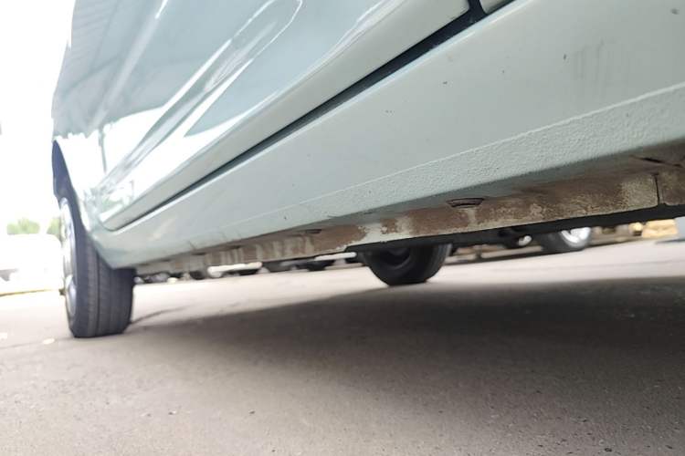 Used Geely Galaxy Panda 2023 Panda Mini 200km Endurance Bear Right Side Sill