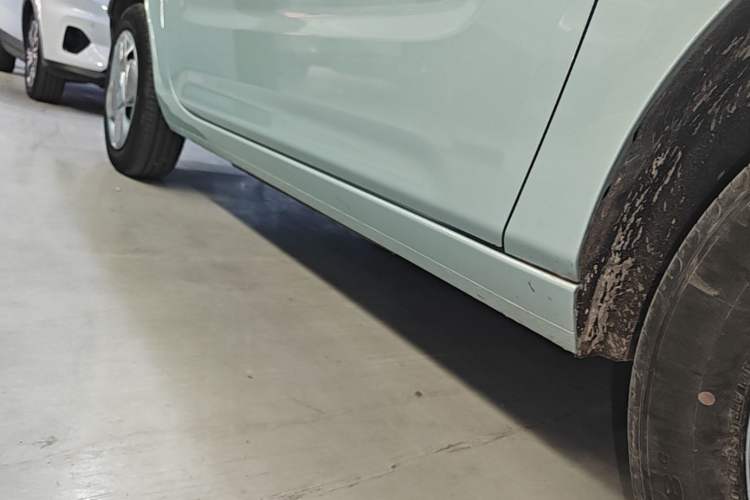 Used Geely Galaxy Panda 2023 Panda Mini 200km Endurance Bear Right Side Sill