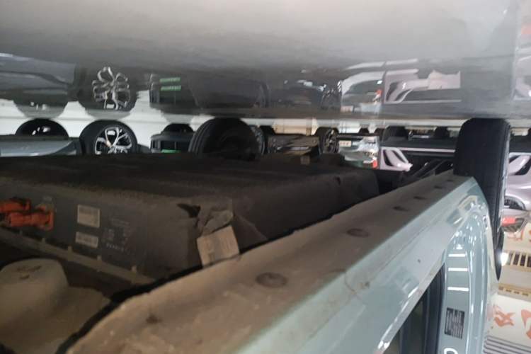 Used Geely Galaxy Panda 2023 Panda Mini 200km Endurance Bear Right Side Sill