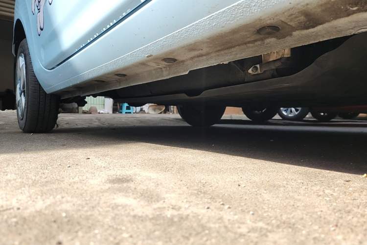 Used Geely Galaxy Panda 2023 Panda Mini 200km Endurance Bear Right Side Sill
