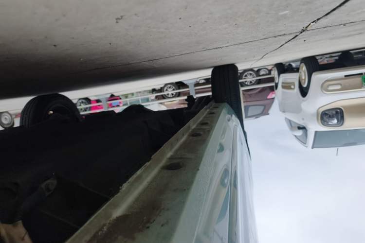Used Geely Galaxy Panda 2023 Panda Mini 200km Endurance Bear Right Side Sill