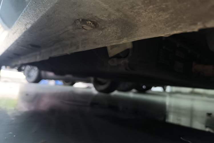 Used Geely Galaxy Panda 2023 Panda Mini 200km Endurance Bear Right Side Sill