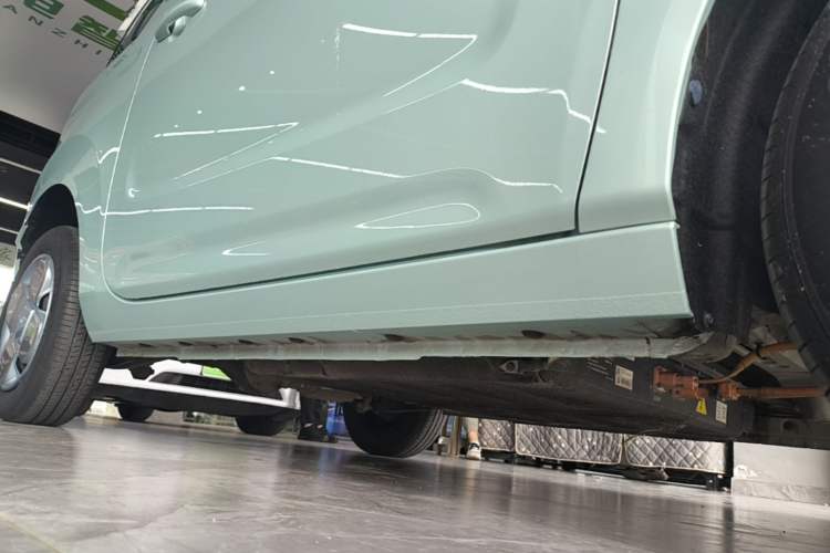 Used Geely Galaxy Panda 2023 Panda Mini 200km Endurance Bear Right Side Sill