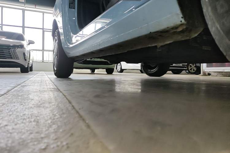 Used Geely Galaxy Panda 2023 Panda Mini 200km Endurance Bear Right Side Sill
