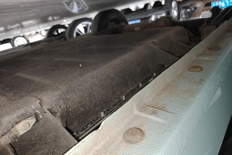 Used Geely Galaxy Panda 2023 Panda Mini 200km Endurance Bear Right Side Sill