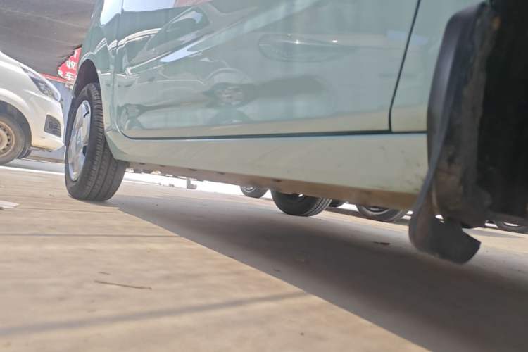 Used Geely Galaxy Panda 2023 Panda Mini 200km Endurance Bear Right Side Sill