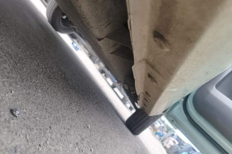 Used Geely Galaxy Panda 2023 Panda Mini 200km Endurance Bear Right Side Sill