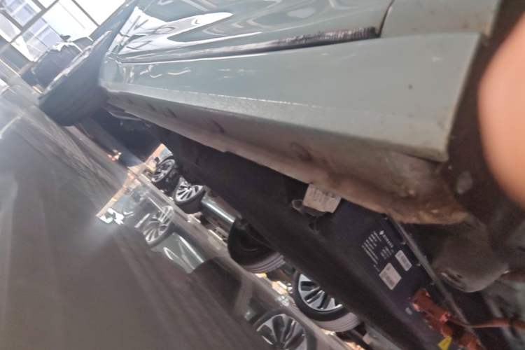 Used Geely Galaxy Panda 2023 Panda Mini 200km Endurance Bear Right Side Sill