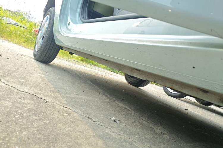 Used Geely Galaxy Panda 2023 Panda Mini 200km Endurance Bear Right Side Sill