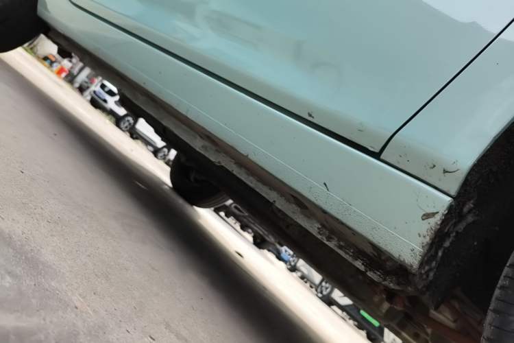Used Geely Galaxy Panda 2023 Panda Mini 200km Endurance Bear Right Side Sill