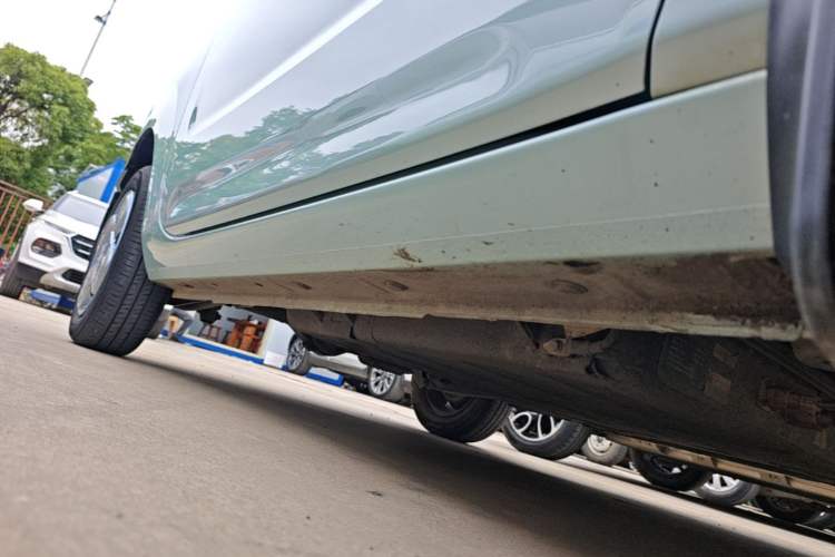 Used Geely Galaxy Panda 2023 Panda Mini 200km Endurance Bear Right Side Sill