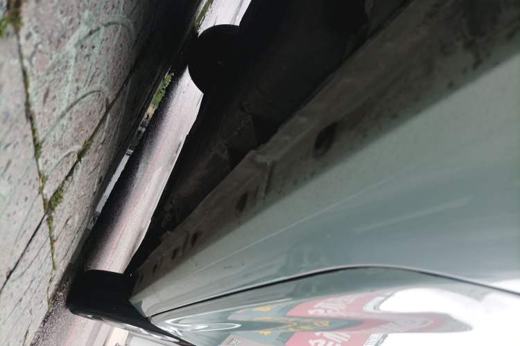 Used Geely Galaxy Panda 2023 Panda Mini 200km Endurance Bear Right Side Sill