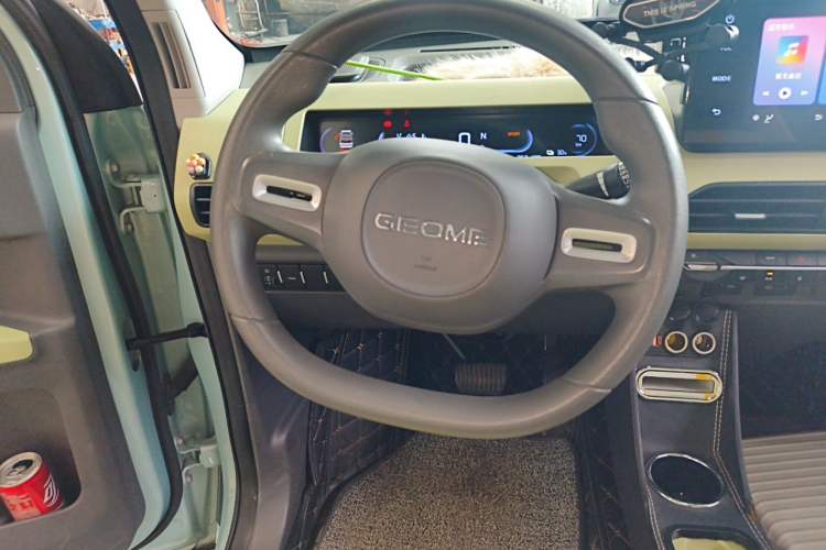 Used Geely Galaxy Panda 2023 Panda Mini 200km Endurance Bear Steering Wheel