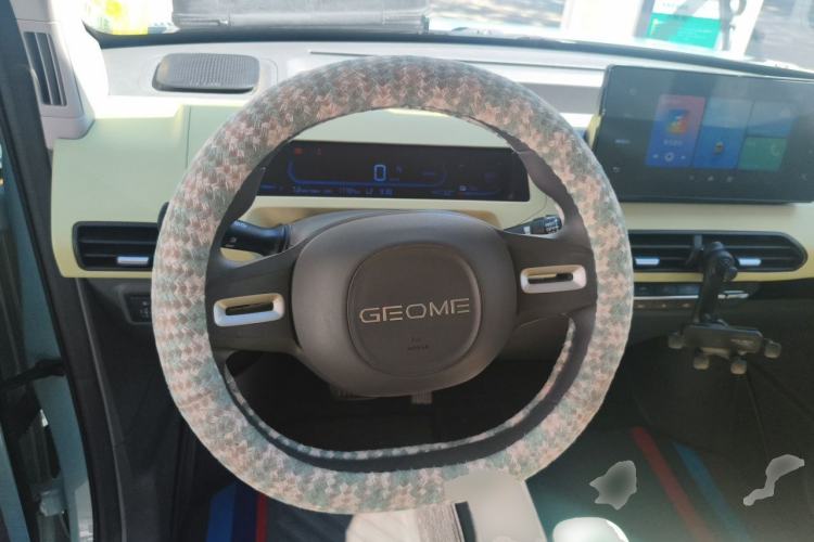 Used Geely Galaxy Panda 2023 Panda Mini 200km Endurance Bear Steering Wheel