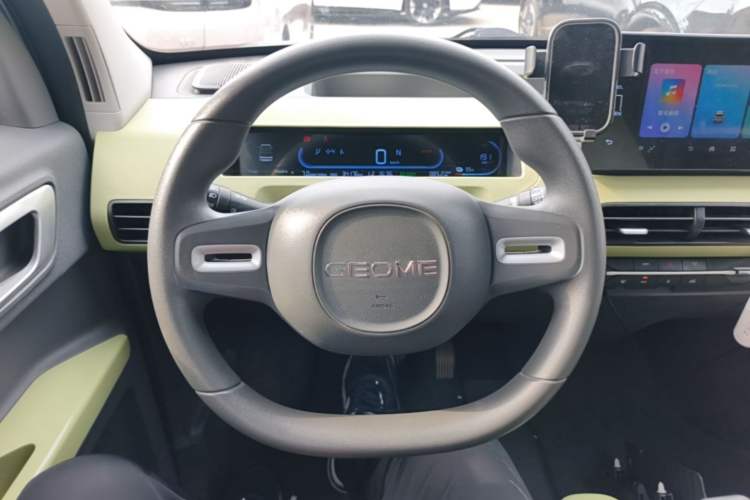 Used Geely Galaxy Panda 2023 Panda Mini 200km Endurance Bear Steering Wheel