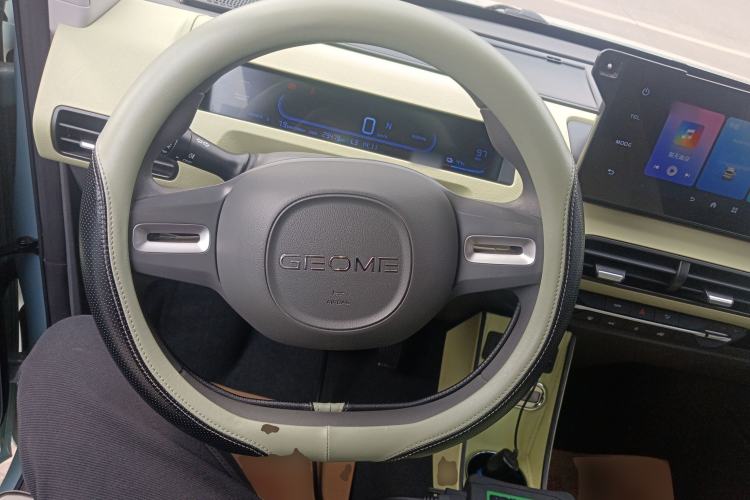 Used Geely Galaxy Panda 2023 Panda Mini 200km Endurance Bear Steering Wheel