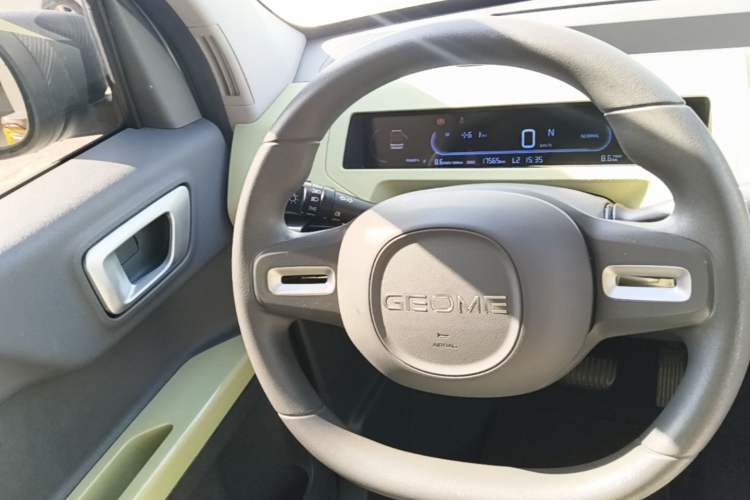 Used Geely Galaxy Panda 2023 Panda Mini 120km Cute Bear Steering Wheel
