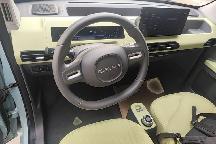 Used Geely Galaxy Panda 2023 Panda Mini 200km Endurance Bear Steering Wheel