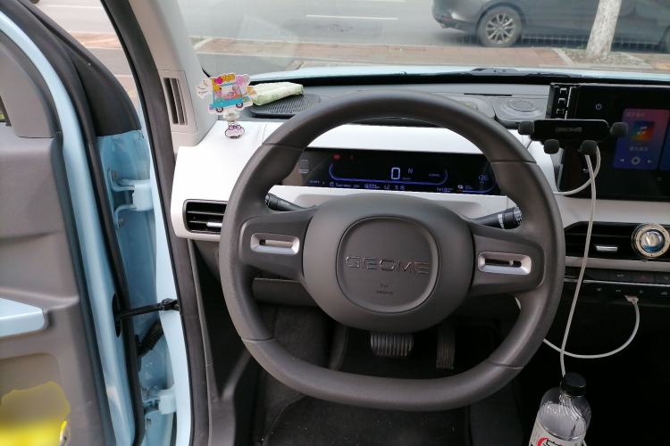 Used Geely Galaxy Panda 2023 Panda Mini 200km Endurance Bear Steering Wheel