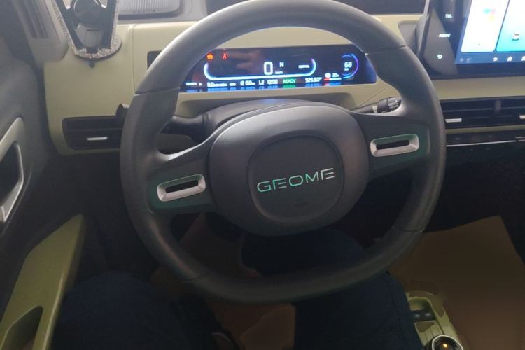 Used Geely Galaxy Panda 2023 Panda Mini 200km Endurance Bear Steering Wheel