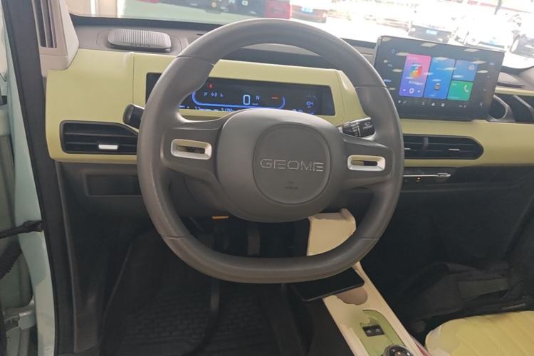 Used Geely Galaxy Panda 2023 Panda Mini 200km Endurance Bear Steering Wheel