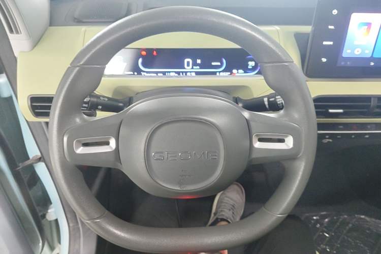 Used Geely Galaxy Panda 2023 Panda Mini 120km Cute Bear Steering Wheel