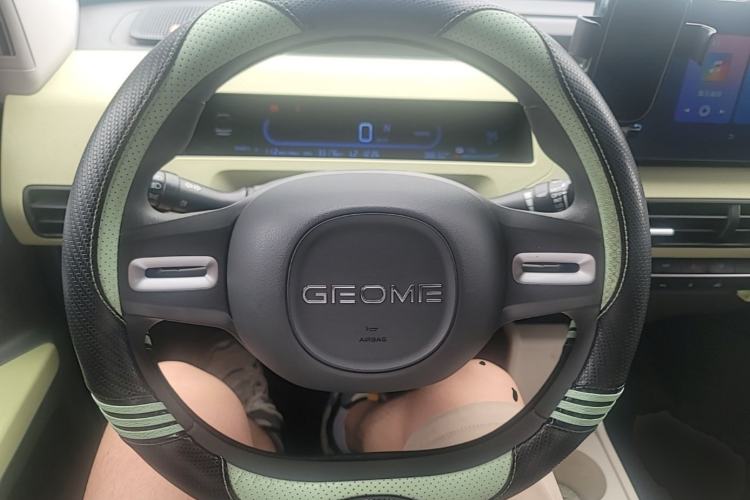 Used Geely Galaxy Panda 2023 Panda Mini 200km Endurance Bear Steering Wheel