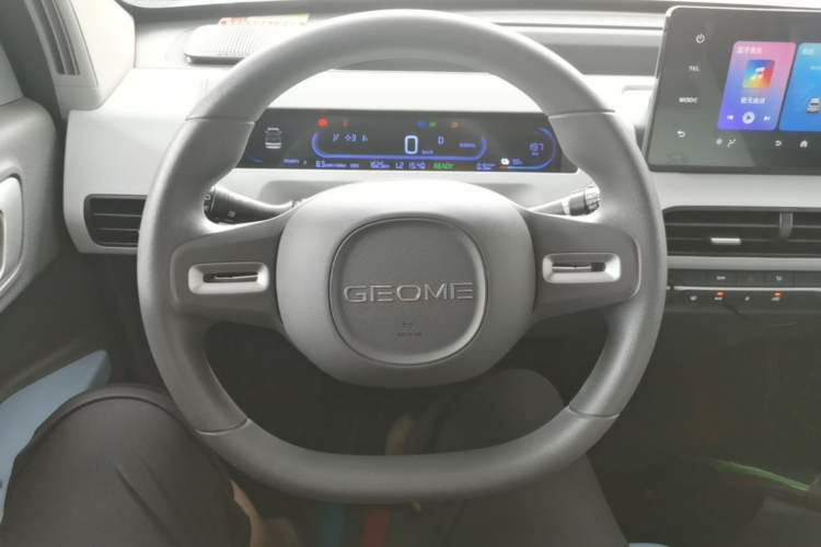 Used Geely Galaxy Panda 2023 Panda Mini 200km Endurance Bear Steering Wheel