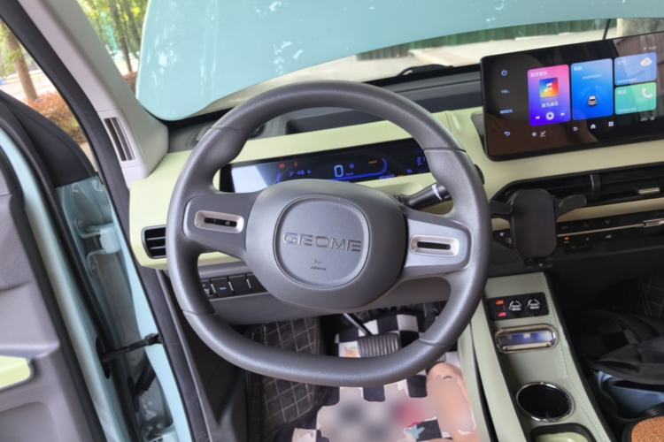 Used Geely Galaxy Panda 2023 Panda Mini 200km Endurance Bear Steering Wheel