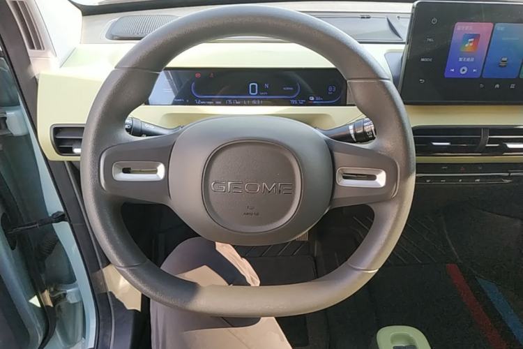 Used Geely Galaxy Panda 2023 Panda Mini 120km Cute Bear Steering Wheel