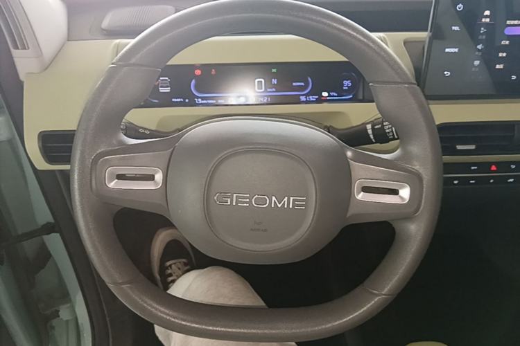 Used Geely Galaxy Panda 2023 Panda Mini 200km Endurance Bear Steering Wheel