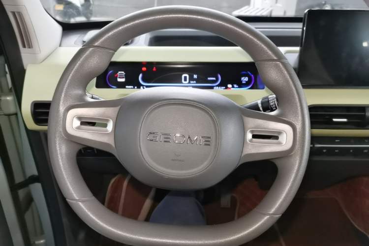 Used Geely Galaxy Panda 2023 Panda Mini 200km Endurance Bear Steering Wheel